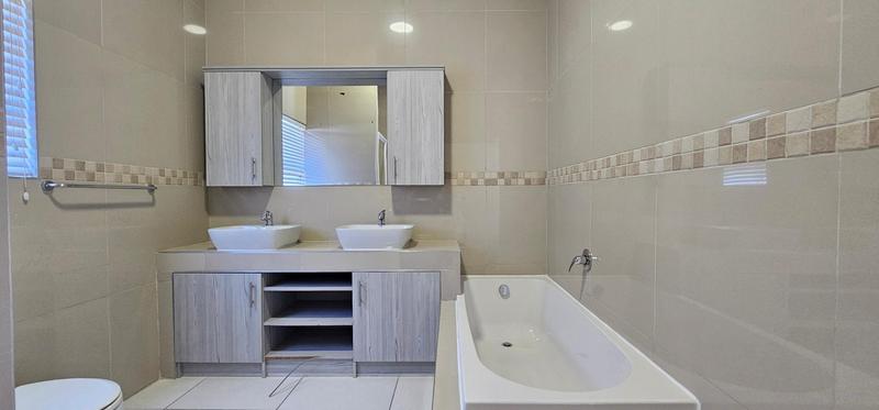 3 Bedroom Property for Sale in Laguna Sands Western Cape